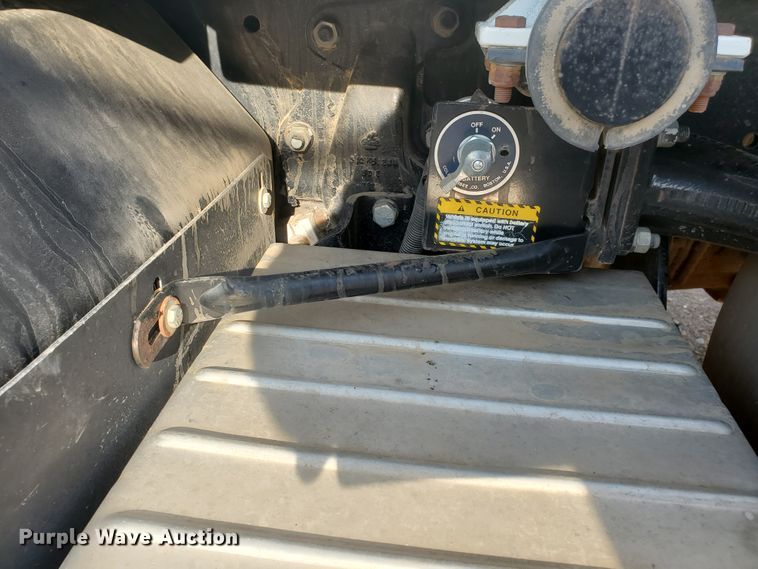 image for item DJ4750 1997 Mack RD688S  semi truck