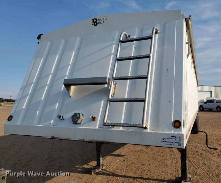 image for item DJ4751 2009 Neville double hopper bottom grain trailer