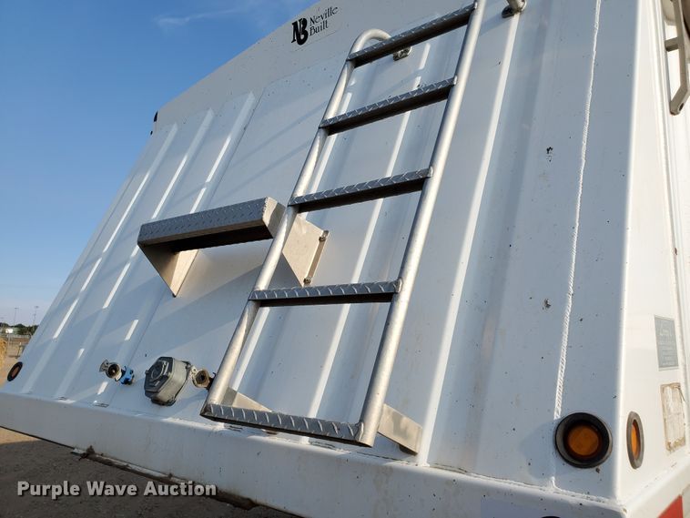 image for item DJ4751 2009 Neville double hopper bottom grain trailer