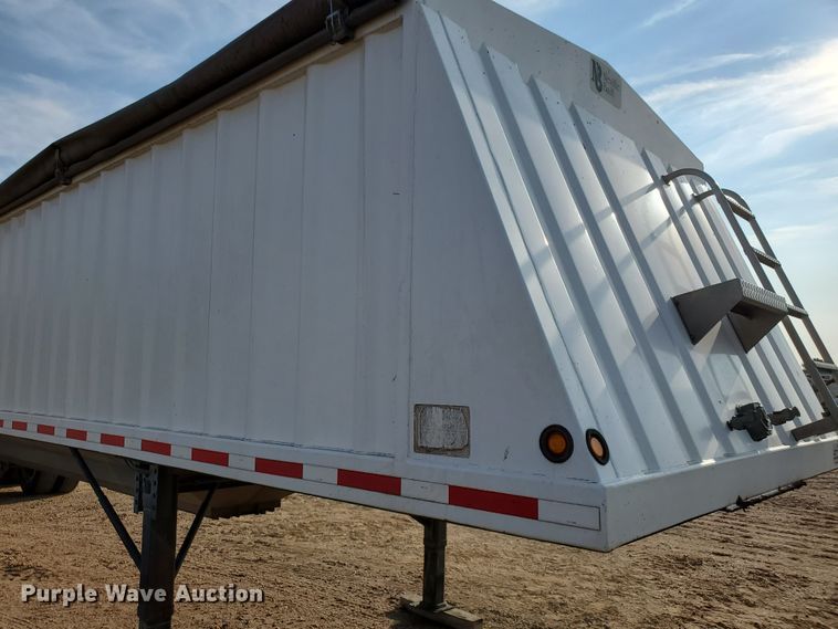 image for item DJ4751 2009 Neville double hopper bottom grain trailer