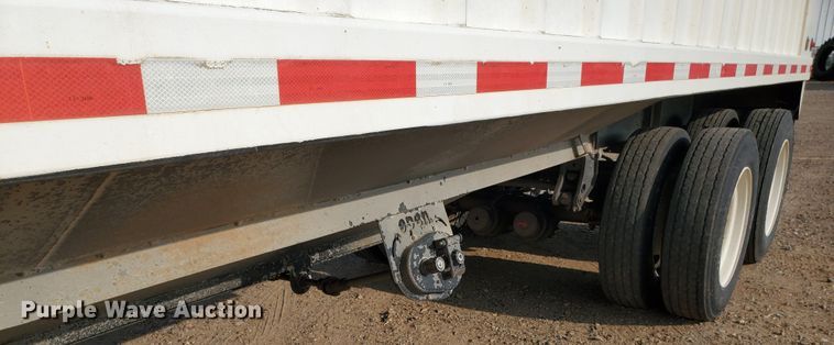 image for item DJ4751 2009 Neville double hopper bottom grain trailer
