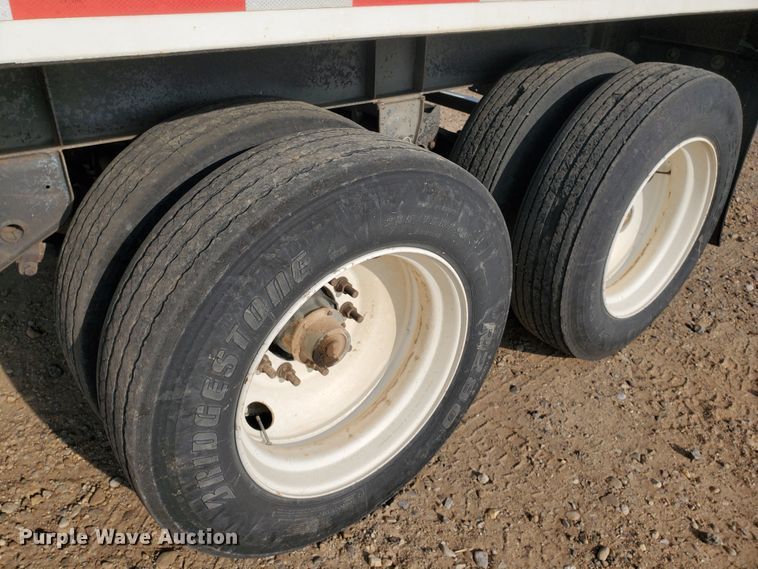 image for item DJ4751 2009 Neville double hopper bottom grain trailer