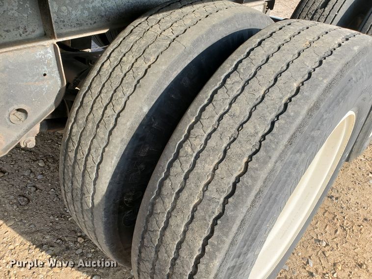 image for item DJ4751 2009 Neville double hopper bottom grain trailer