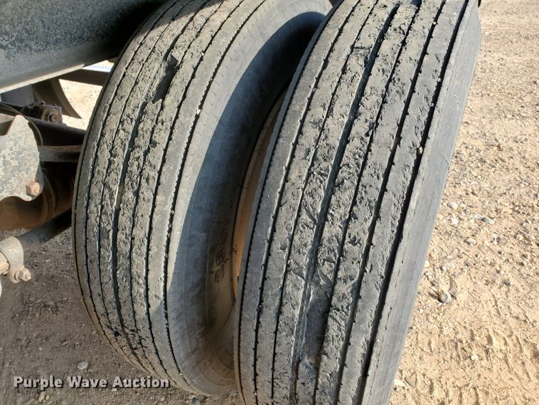 image for item DJ4751 2009 Neville double hopper bottom grain trailer