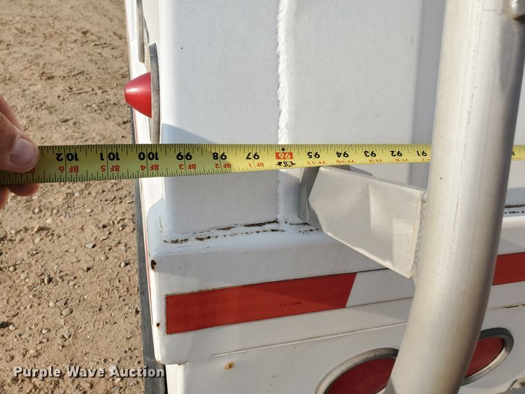 image for item DJ4751 2009 Neville double hopper bottom grain trailer