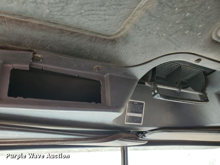 image for item DJ4752 1996 Mack RD688S  semi truck