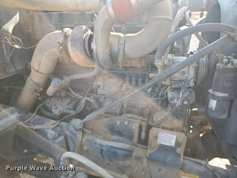 image for item DJ4752 1996 Mack RD688S  semi truck