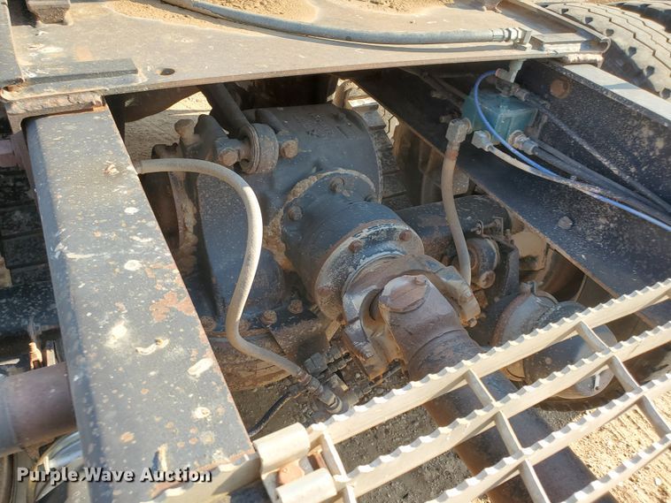 image for item DJ4752 1996 Mack RD688S  semi truck