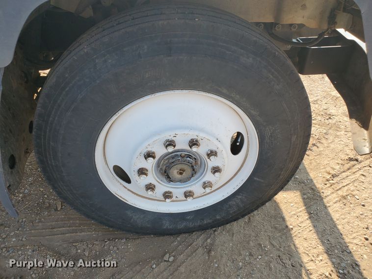 image for item DJ4752 1996 Mack RD688S  semi truck