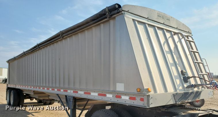 image for item DJ4753 2009 Neville double hopper bottom grain trailer