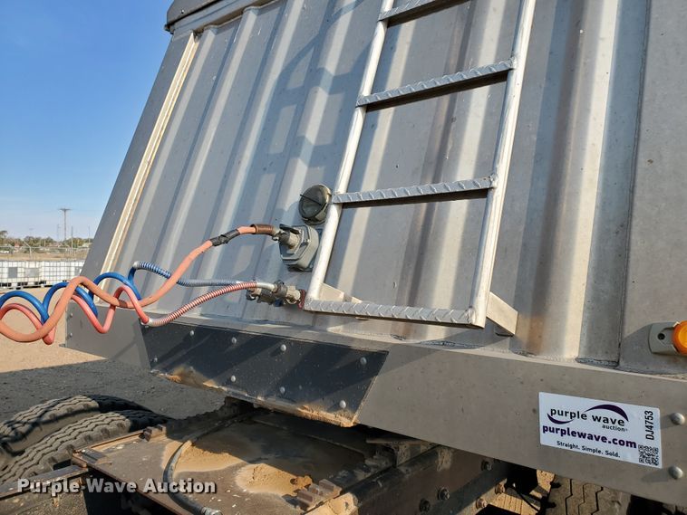 image for item DJ4753 2009 Neville double hopper bottom grain trailer
