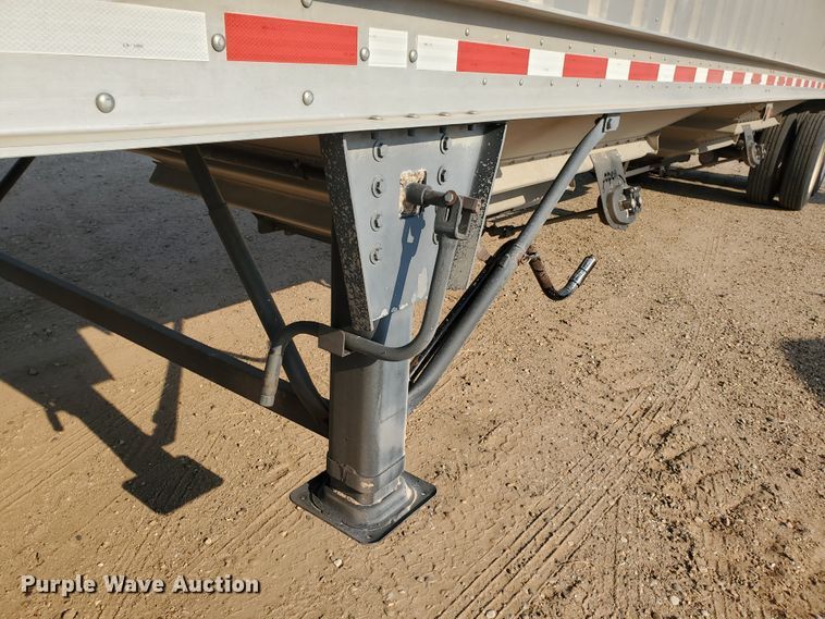 image for item DJ4753 2009 Neville double hopper bottom grain trailer