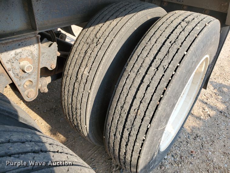 image for item DJ4753 2009 Neville double hopper bottom grain trailer