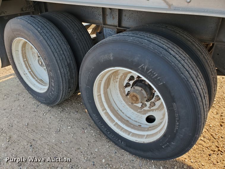 image for item DJ4753 2009 Neville double hopper bottom grain trailer