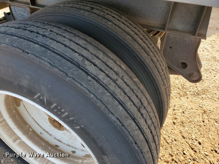 image for item DJ4753 2009 Neville double hopper bottom grain trailer