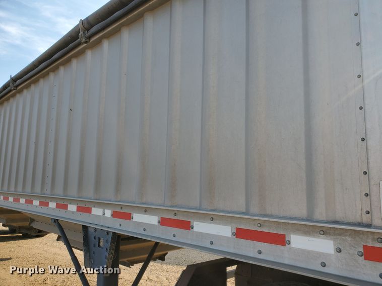 image for item DJ4753 2009 Neville double hopper bottom grain trailer