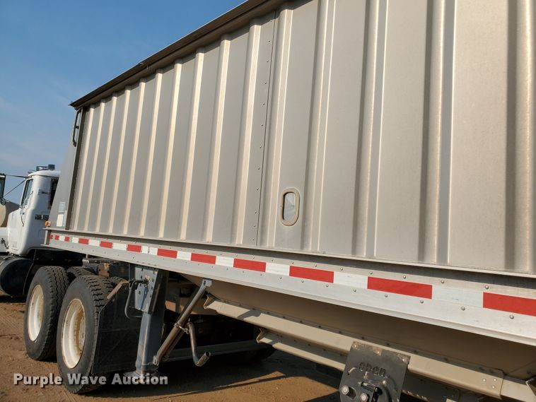 image for item DJ4753 2009 Neville double hopper bottom grain trailer