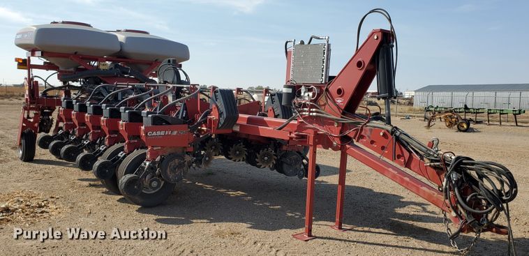image for item DJ4756 2011 Case IH Early Riser 1250 planter