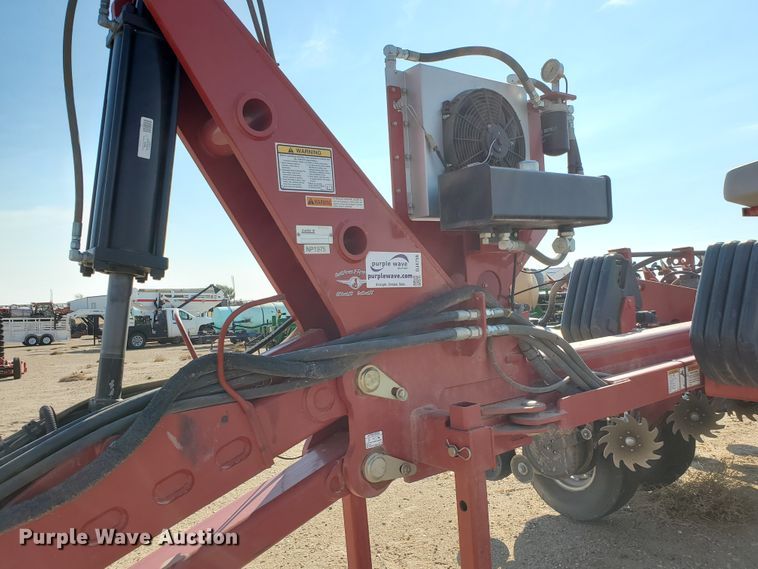 image for item DJ4756 2011 Case IH Early Riser 1250 planter