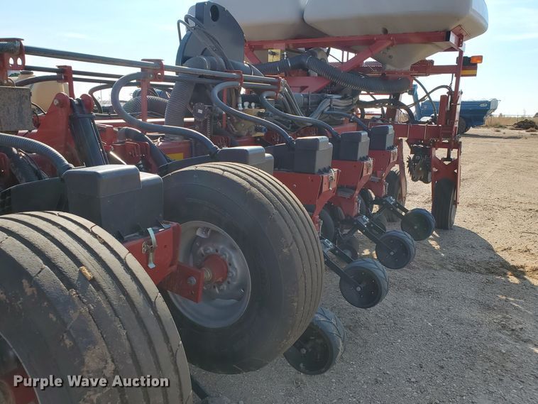 image for item DJ4756 2011 Case IH Early Riser 1250 planter