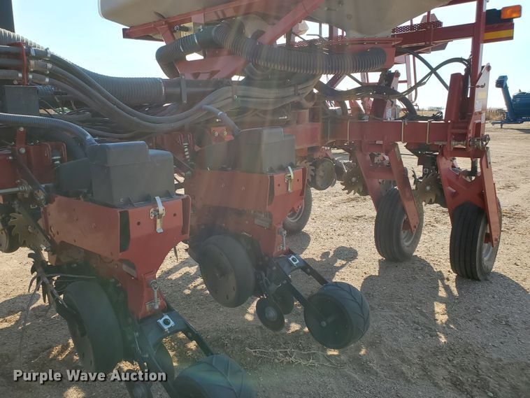 image for item DJ4756 2011 Case IH Early Riser 1250 planter