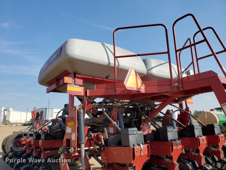 image for item DJ4756 2011 Case IH Early Riser 1250 planter