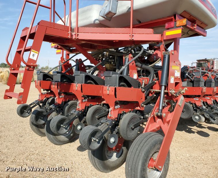 image for item DJ4756 2011 Case IH Early Riser 1250 planter