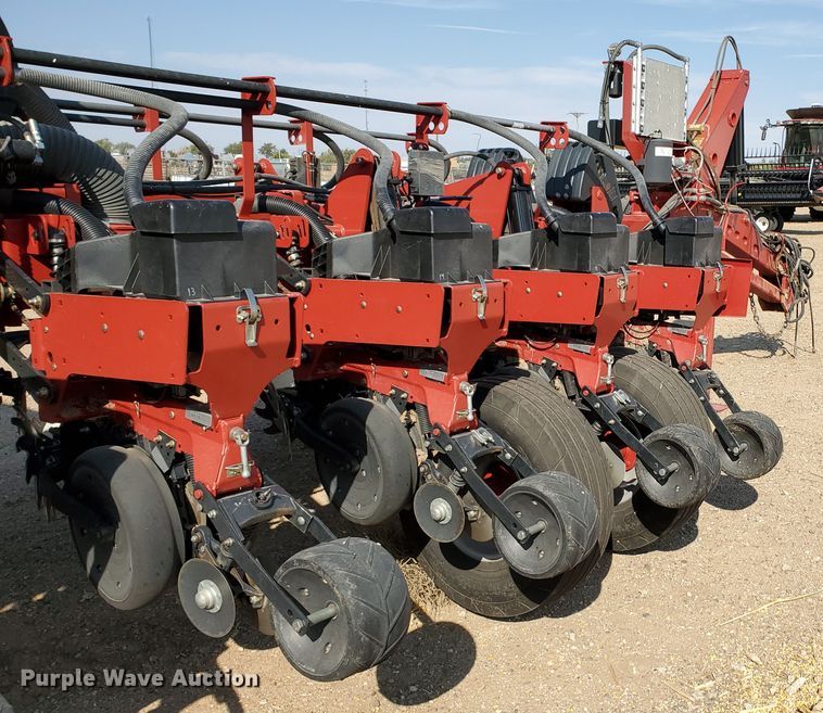 image for item DJ4756 2011 Case IH Early Riser 1250 planter