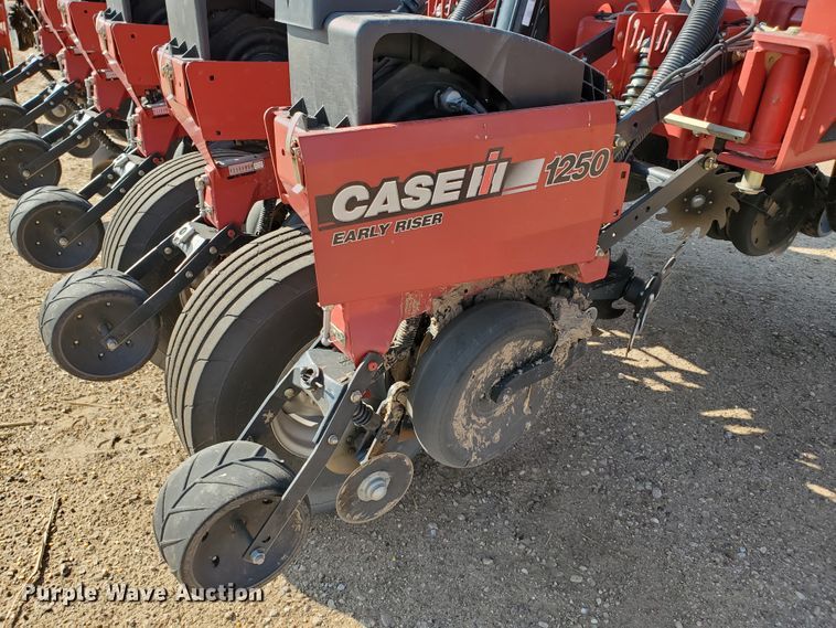 image for item DJ4756 2011 Case IH Early Riser 1250 planter