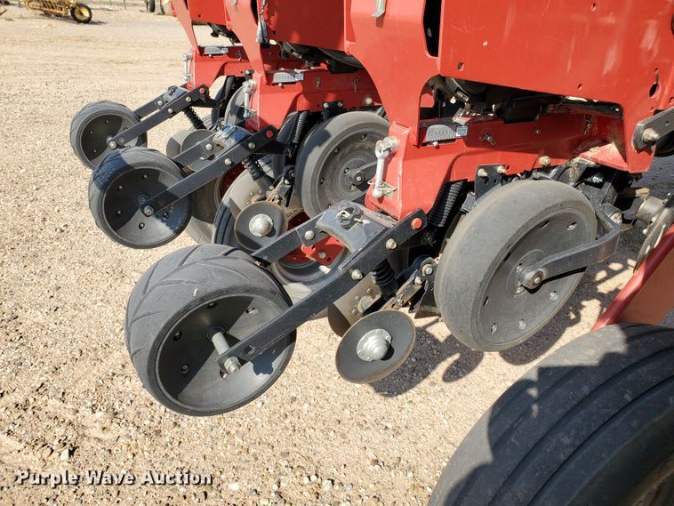image for item DJ4756 2011 Case IH Early Riser 1250 planter