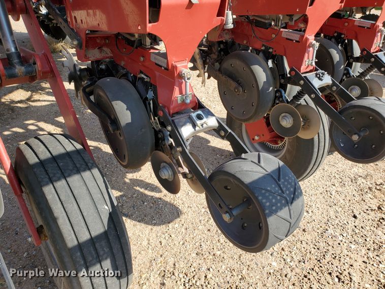 image for item DJ4756 2011 Case IH Early Riser 1250 planter
