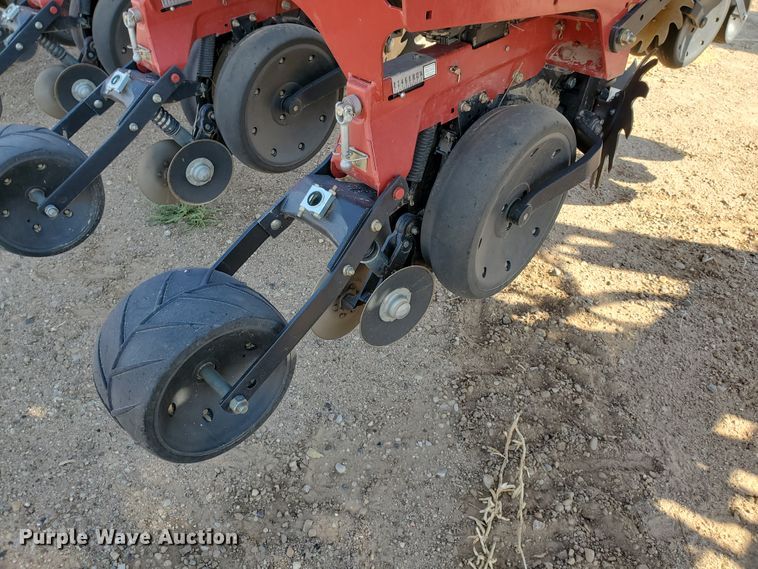 image for item DJ4756 2011 Case IH Early Riser 1250 planter