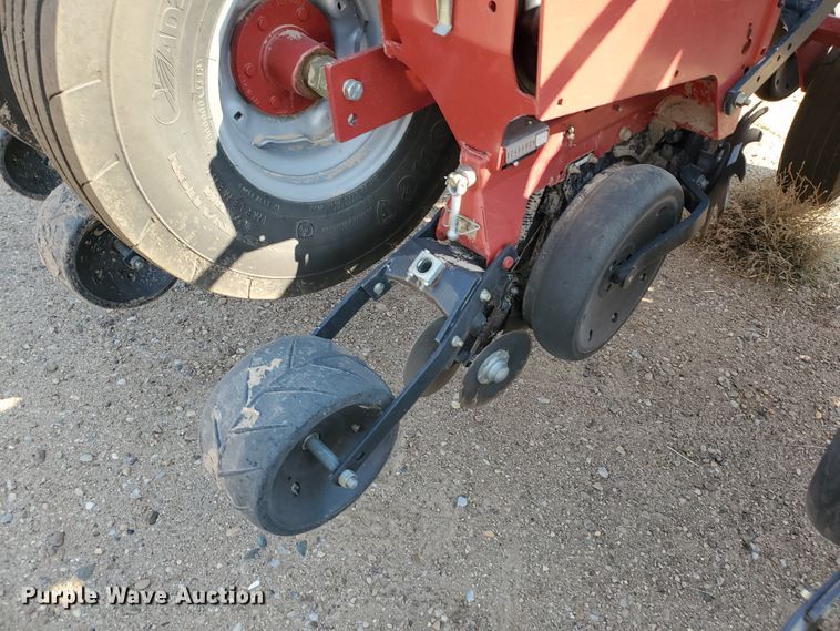 image for item DJ4756 2011 Case IH Early Riser 1250 planter