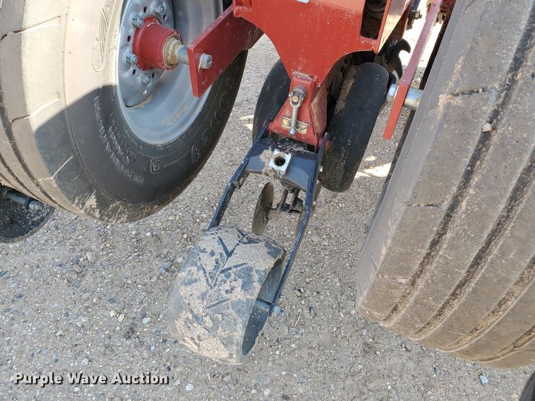 image for item DJ4756 2011 Case IH Early Riser 1250 planter