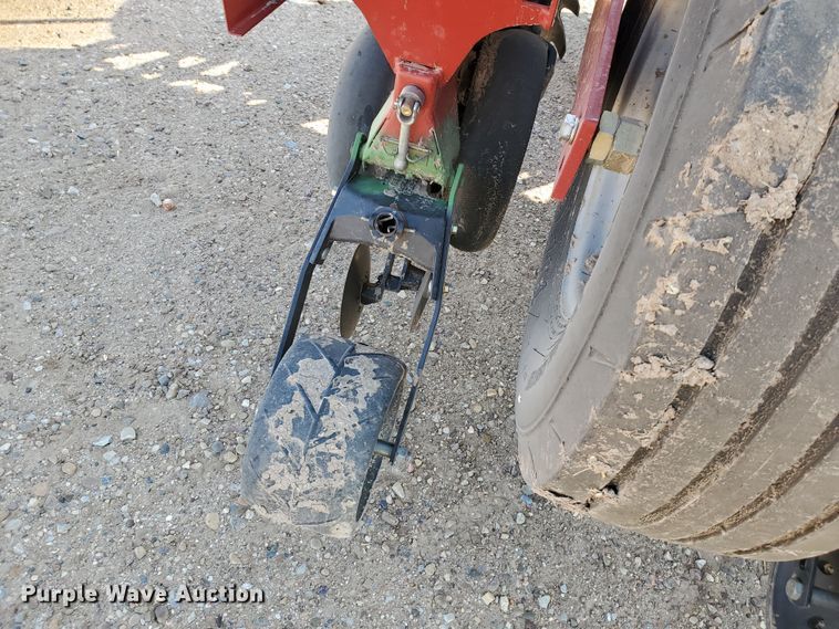 image for item DJ4756 2011 Case IH Early Riser 1250 planter