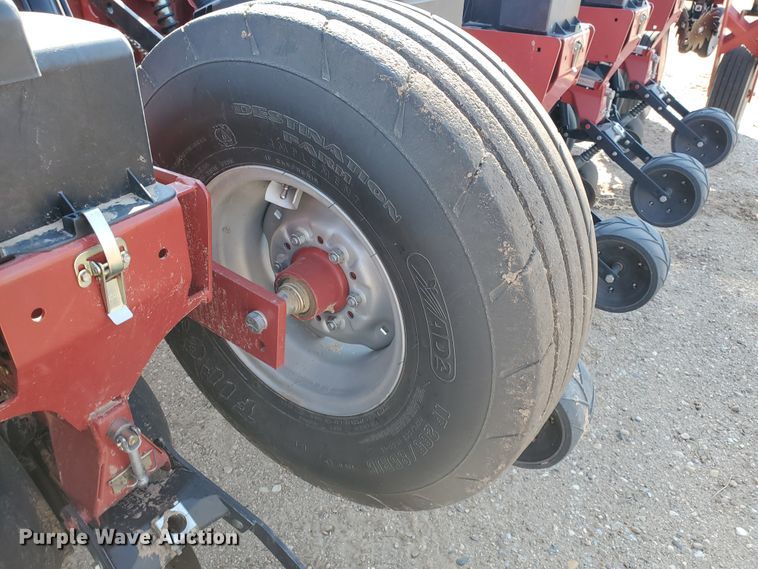 image for item DJ4756 2011 Case IH Early Riser 1250 planter