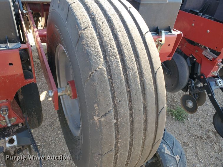 image for item DJ4756 2011 Case IH Early Riser 1250 planter