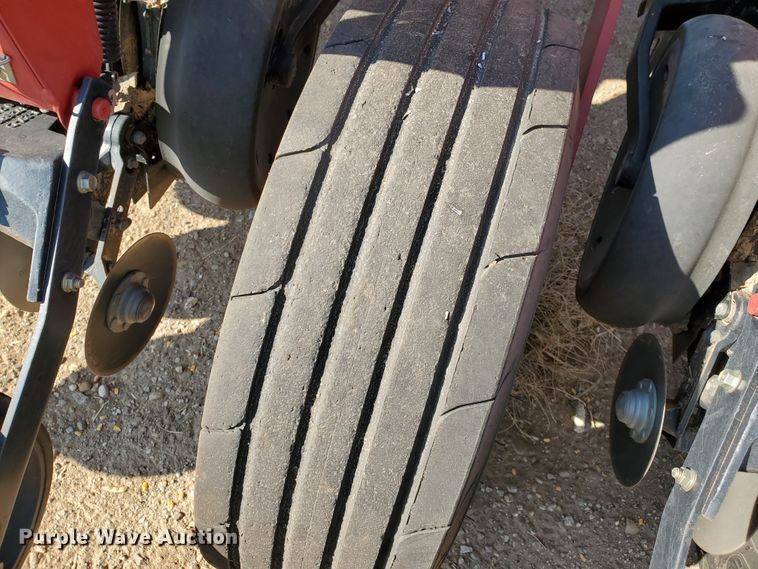 image for item DJ4756 2011 Case IH Early Riser 1250 planter