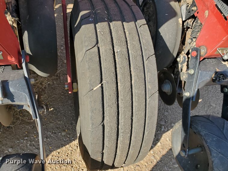 image for item DJ4756 2011 Case IH Early Riser 1250 planter