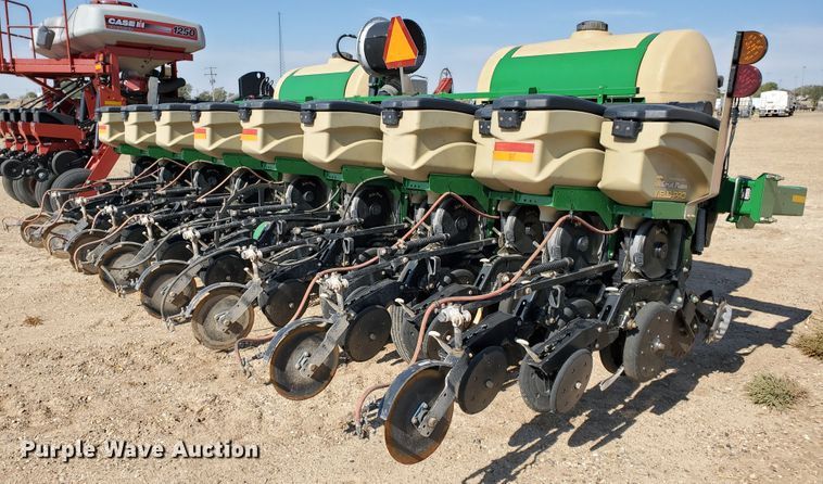 image for item DJ4757 2017 Great Plains YP825A-16TR twin row planter