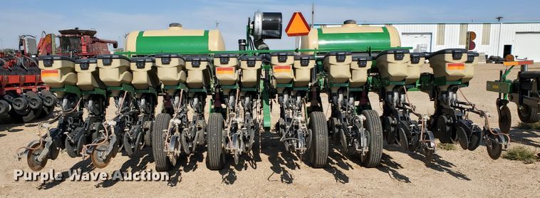 image for item DJ4757 2017 Great Plains YP825A-16TR twin row planter