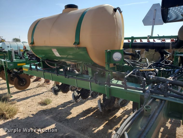 image for item DJ4757 2017 Great Plains YP825A-16TR twin row planter