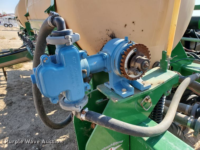 image for item DJ4757 2017 Great Plains YP825A-16TR twin row planter