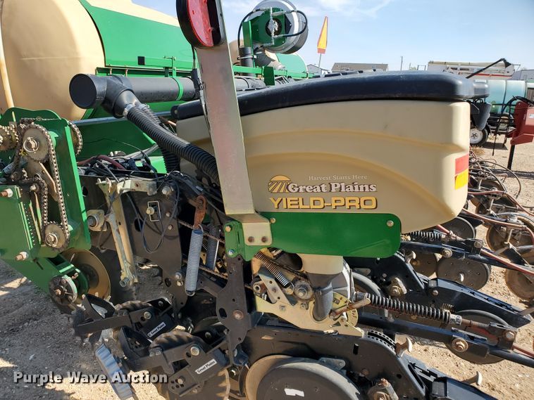 image for item DJ4757 2017 Great Plains YP825A-16TR twin row planter