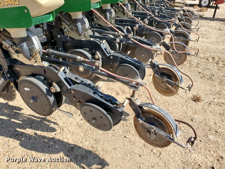image for item DJ4757 2017 Great Plains YP825A-16TR twin row planter