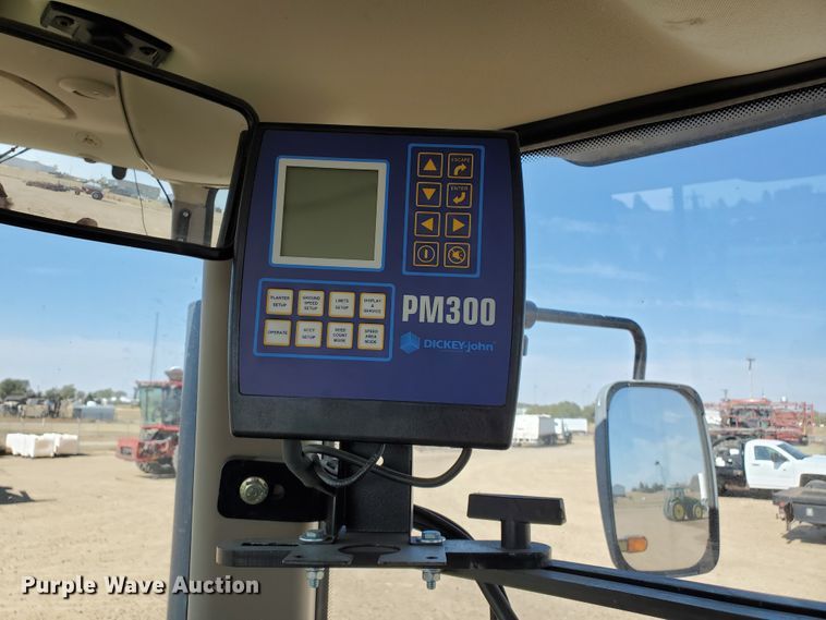 image for item DJ4757 2017 Great Plains YP825A-16TR twin row planter