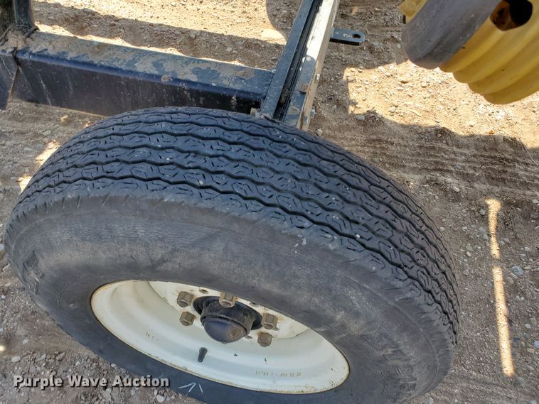 image for item DJ4760 2012 Drago N12 corn head