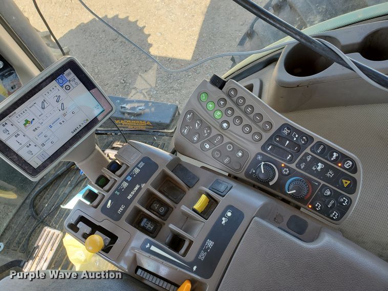 image for item DJ4763 2010 John Deere 8320R  MFWD tractor