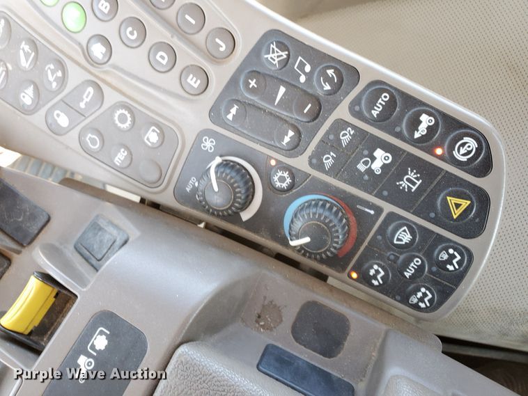 image for item DJ4763 2010 John Deere 8320R  MFWD tractor