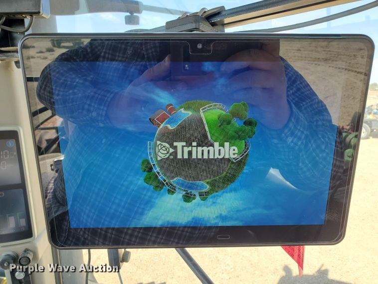 image for item DJ4763 2010 John Deere 8320R  MFWD tractor